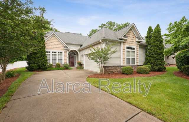 131 Ivy Creek Ln