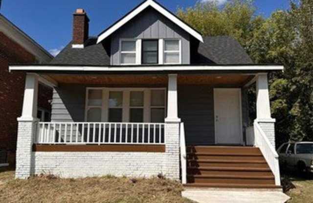2286 Tuxedo Street