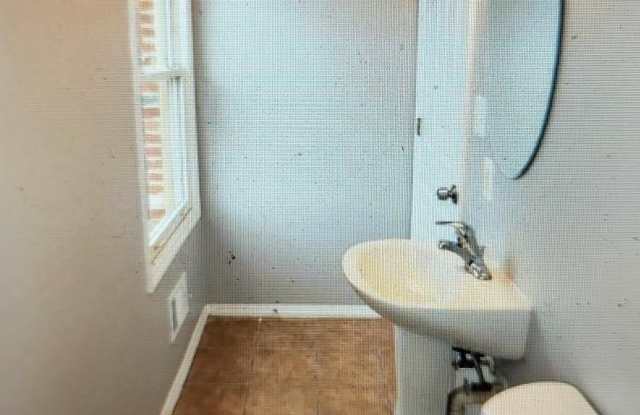 Photo of 303 S BETHEL Street