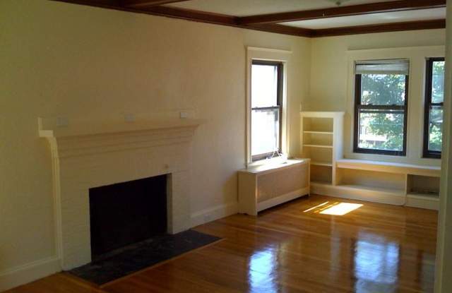 Perfect for BC students! 5-bed House w. 3 bathrooms!