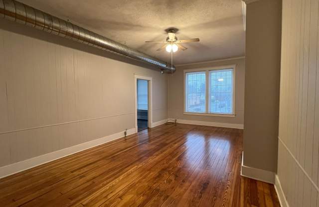 116 North Lincoln Boulevard