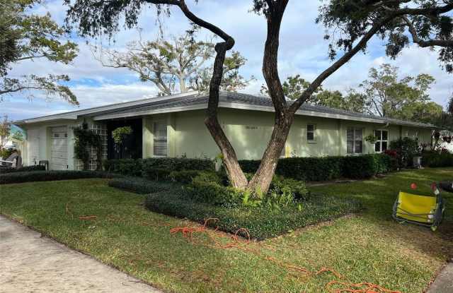 2833 ORANGE TREE CIRCLE N