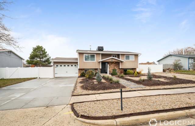 Gorgeous Home in West Jordan! - 7648 South 2290 West, West Jordan, UT 84084