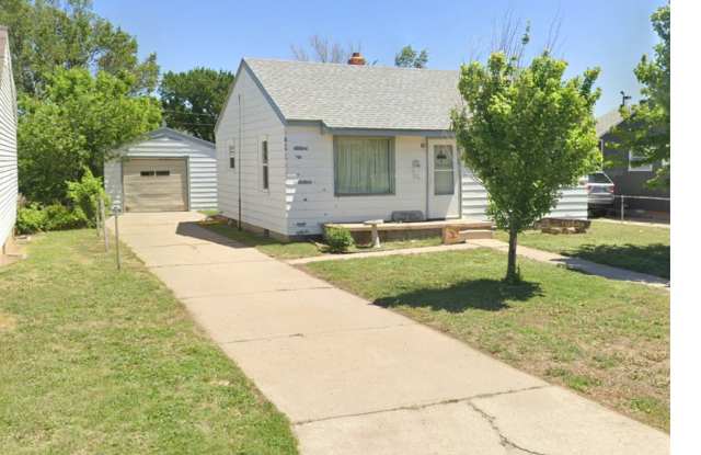 2 Bedroom, 1 Bathroom House with Detached Garage
