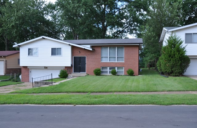 2565 Guildford Drive - 2565 Guildford Drive, Florissant, MO 63033