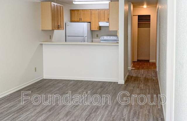 Photo of 916 N 104th St