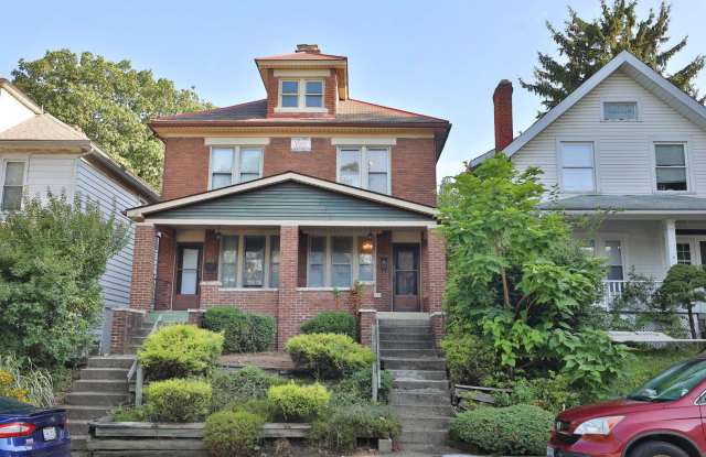 Photo of 4 Bedroom North Campus Newly Remodeled House with 2 Decks and Patio