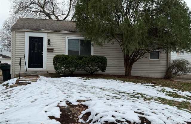 Photo of 7128 Yates Street