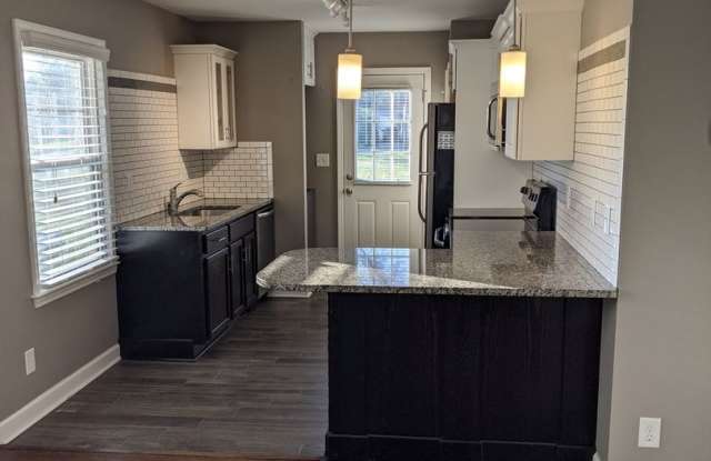 Frost Courtyard Apartments -