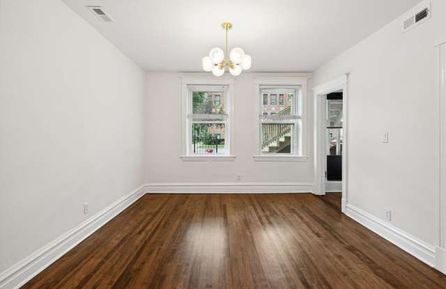 2437 N Seminary Avenue