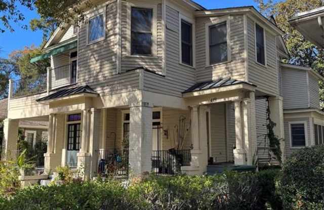 419 Felder Ave