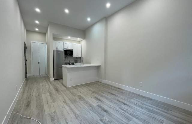 237 E 33rd St Apt 2A