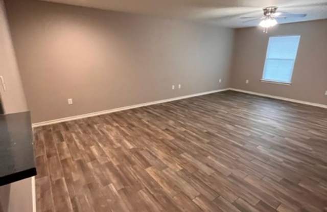 Nederland Ave Townhomes