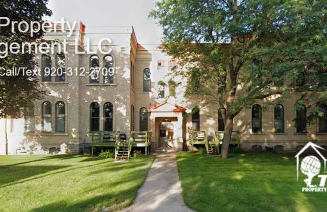 207 East Irving Avenue - 202