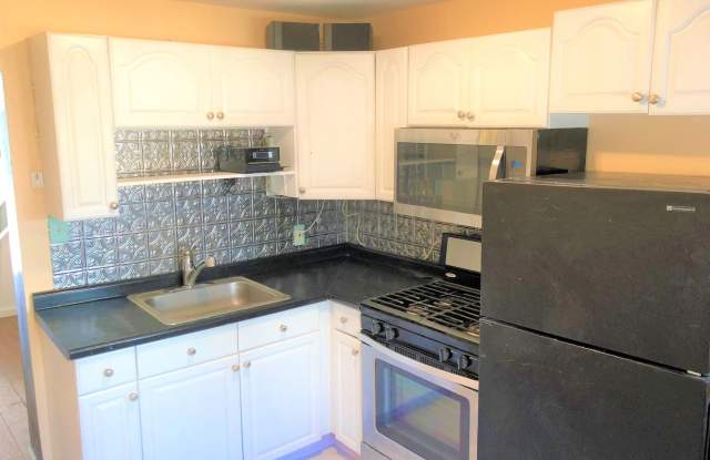 Photo of Beautiful 2-Bed Townhome in Fishtown! Available mid-June!