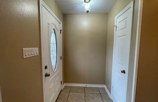 Stockwell Area! A Must See Today!