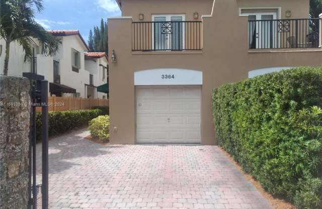 3364 SW 28th Ter