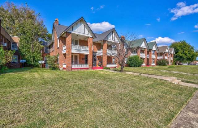 Charming and Spacious 1 Bedroom Brownstone Apartment Near the Plaza District - 1415 Northwest 17th Street, Oklahoma City, OK 73106