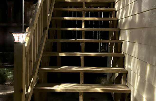 202 1/2 West Shaw Street