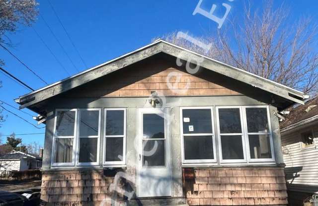 Photo of Bright Newly renovated Home in a Quiet West Toledo Neighborhood
