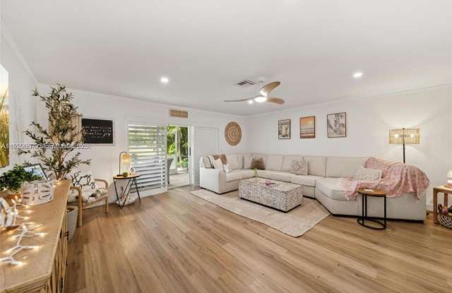 3425 Deer Creek Palladian Cir