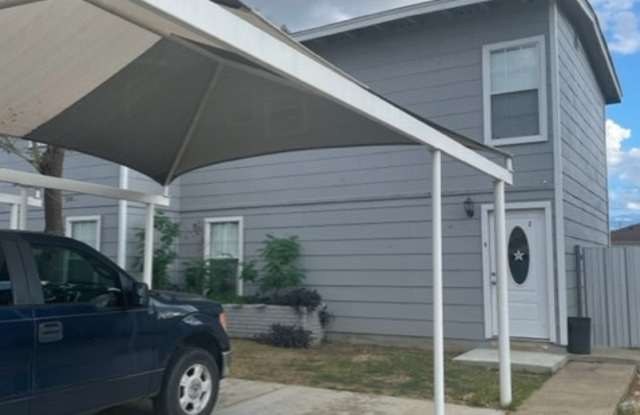 Photo of 1309 E Lyon St