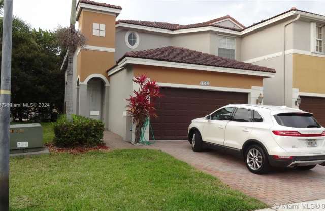 11543 Northwest 80th Street - 11543 Northwest 80th Street, Doral, FL 33178