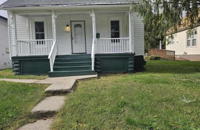 Cozy 3 Bedroom in Southside Council Bluffs!