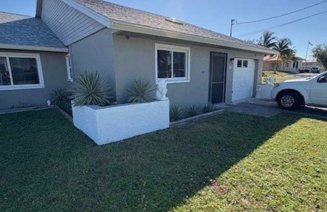 1939 Santa Barbara Boulevard