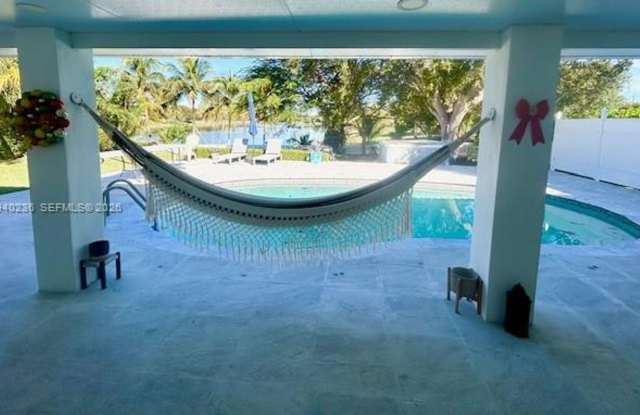 9825 Palmetto Club Dr #0 MIAMI, FL 33157