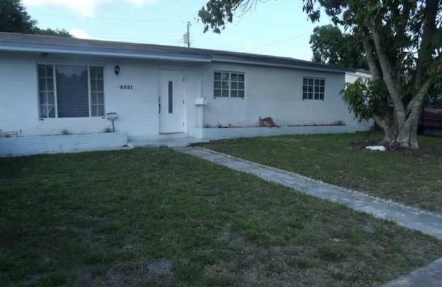 Photo of 6931 SW 6th St