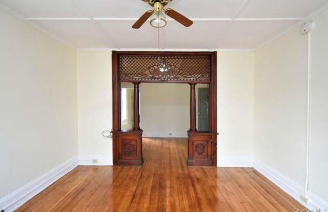 457 Main Street unit: Apt 1