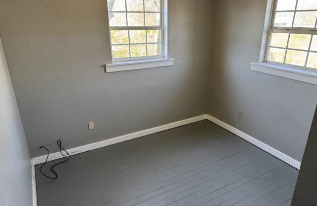 1615 East 47th Street - Upstairs