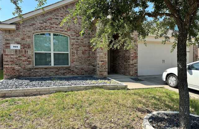915 Quartz Trail