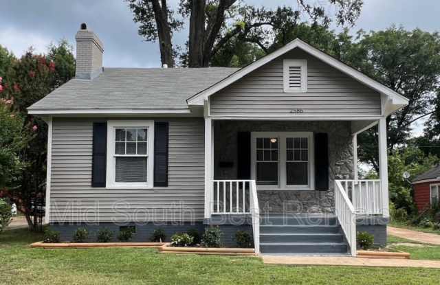 Photo of 2586 Larose Ave