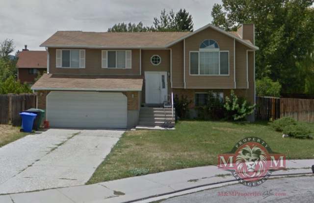 Photo of Beautiful Remodeled 4 Bd 2 Bath Home