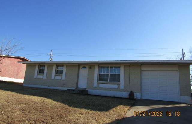 Very nice home located in the Gooch Area! New Flooring ( LVP) /Freshly Painted/No Pets!