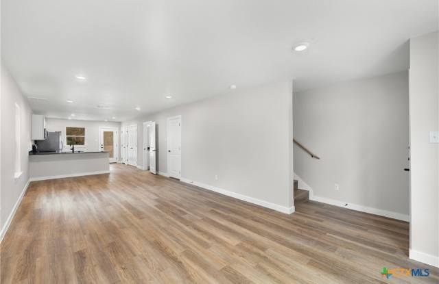 323 S Burnet Street unit: B