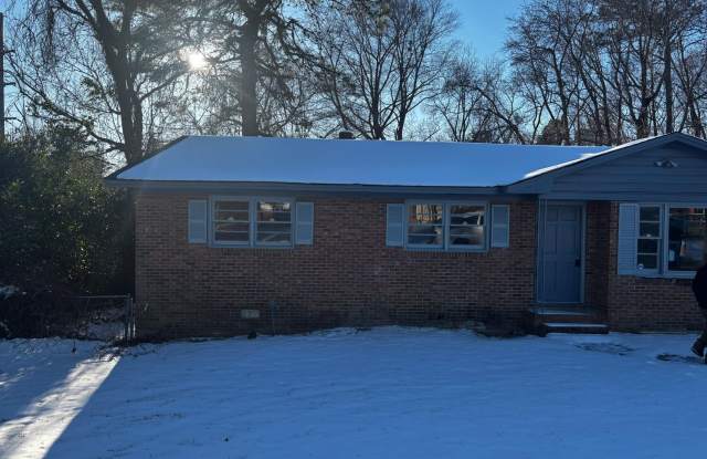 5632 Birch Rd, Fayetteville, NC 28304