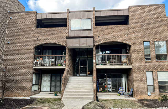 Sun-filled 2 Bed 1.5 Bath With Bonus Office in Prime Reston Location - Utilities Included