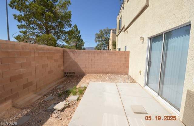 6321 Desert Leaf Street