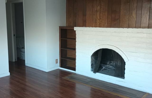 Photo of 2208 Roselake Avenue