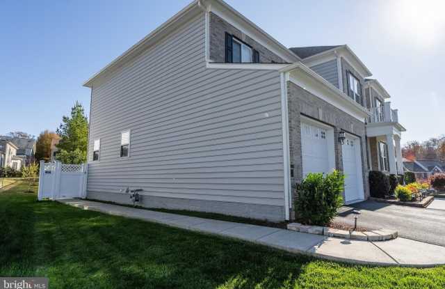 9221 CLEMENTINE Court