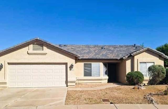 Photo of 8136 W STELLA Avenue