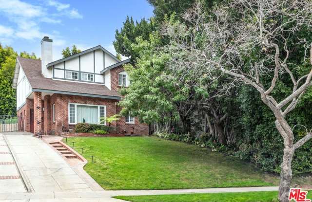 Photo of 1358 Holmby Ave