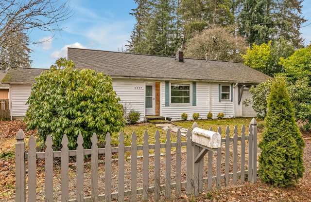 Cozy 3 Bedroom Home in Port Orchard!