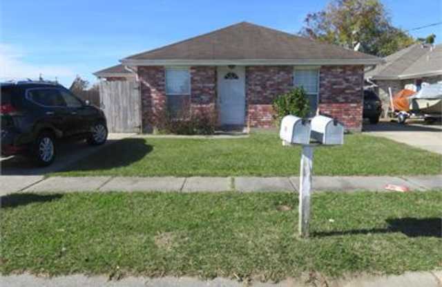 3300 Shangri-La Drive - 3300 Shangri-La Drive, Chalmette, LA 70043