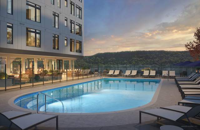 Photo of Alexander Crossing