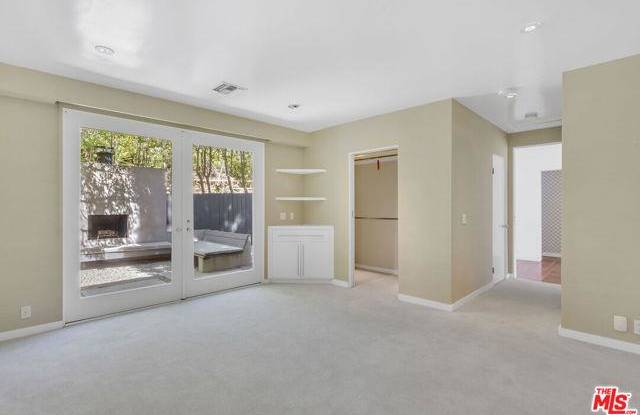 Photo of 8312 Hollywood Boulevard
