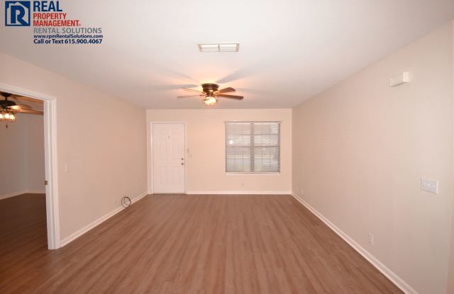 Adorable 2 BR home in the heart of Mboro! Lawncare  washer/dryer included!